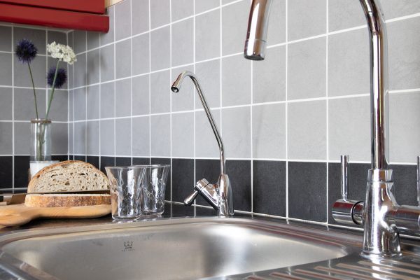 Glacier GW1 NSA 100 undersink water filter replacement chrome tap for fresh, clean drinking water.